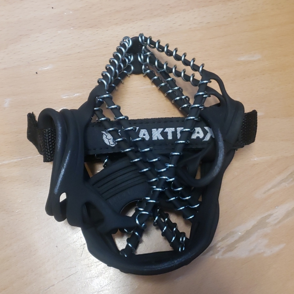 Brand new Yaktrax Pro, Coil design traction - Picture 2 of 8